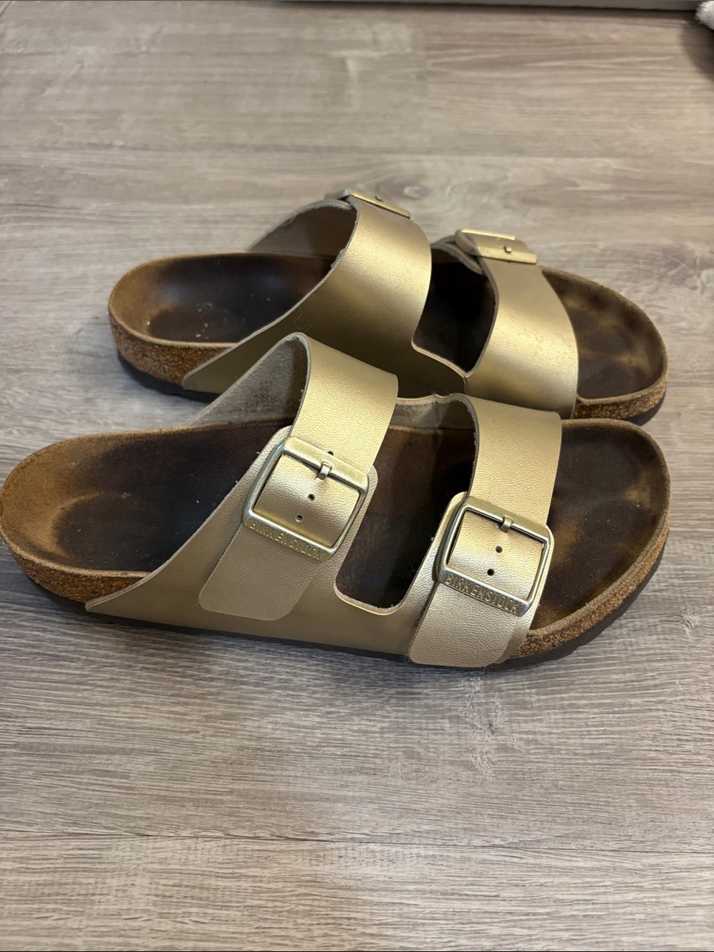 Women’s Birkenstock Arizona Gold Sandals - Picture 4 of 7